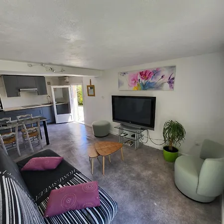 Jolie T2 Independant Dans Une Villa Sollies-Ville Exterior photo